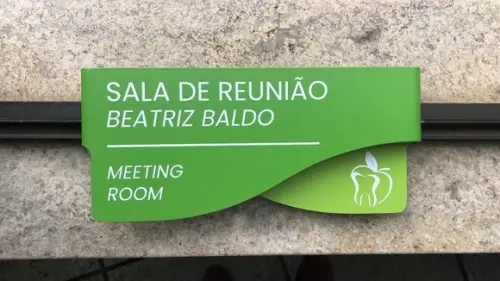 Placa de Identificação de Sala - Modelo Sodalita