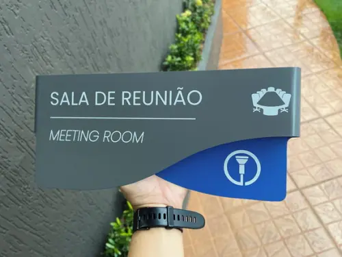 Placa de Identificação de Sala - Modelo Sodalita