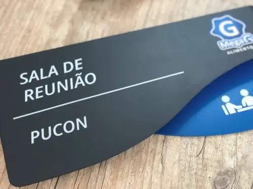 Placa de Identificação de Sala - Modelo Sodalita