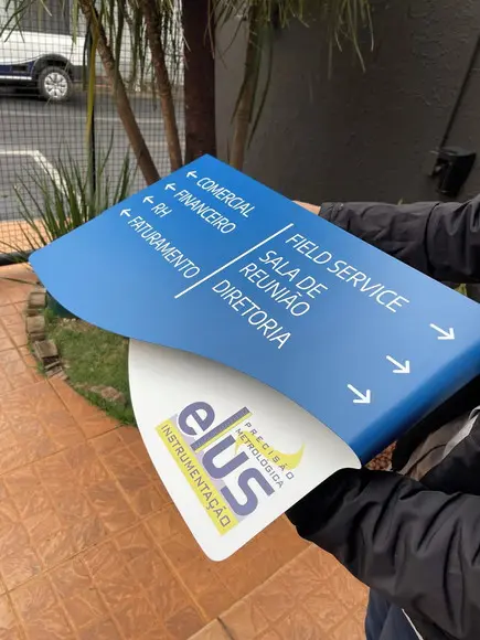 Placa de Identificação de Sala - Modelo Sodalita 70x40