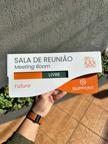 Placa de Identificação de Sala - Modelo Sodalita Flag