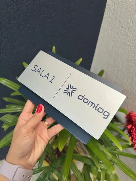 Placa de Identificação de Sala - Modelo Topázio 22x12,5