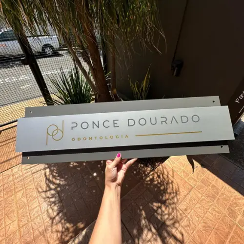 Placa de Identificação de Sala - Modelo Topázio 81x22