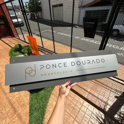 Placa de Identificação de Sala - Modelo Topázio 81x22