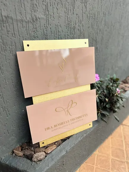 Placa de Identificação de Sala - Modelo Topázio Dupla