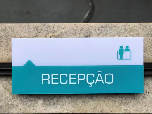 Placa de Identificação de Sala -modelo Granada Personalizado