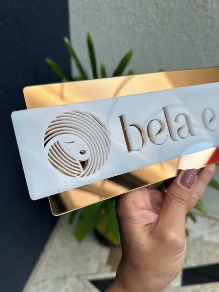 Placa de Identificação de Sala Logo Modelo Ardósia Acrílico