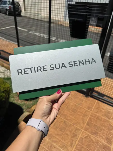 Placa de Identificação de Sala Modelo Topázio 30x17