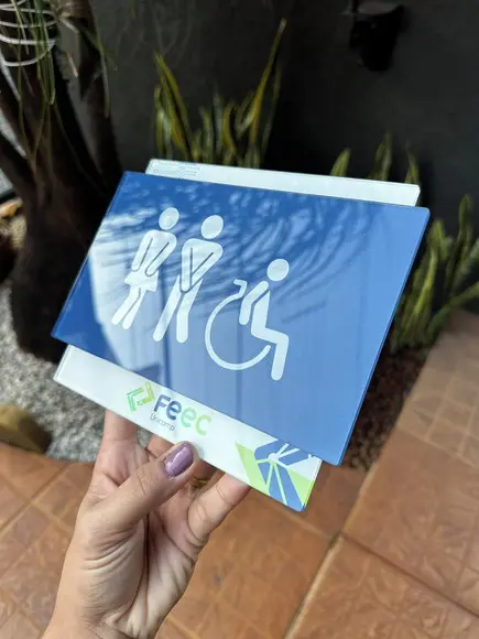 Placa de Identificação de Sala Modelo Topázio Acrílico 20x16