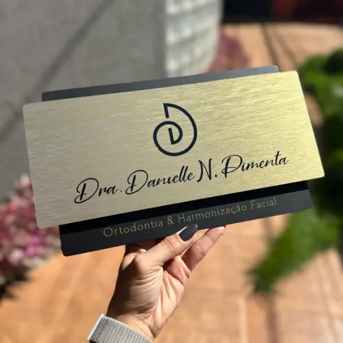 Placa de Identificação de Sala Modelo Topázio Acrílico 30x17