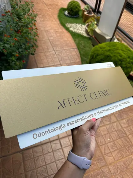 Placa de Identificação de Sala Modelo Topázio Acrílico 50x20