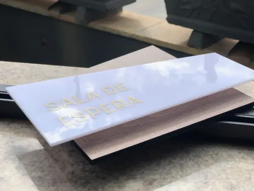 Placa de Identificação de Sala-modelo Rondonita mdf e Acílic
