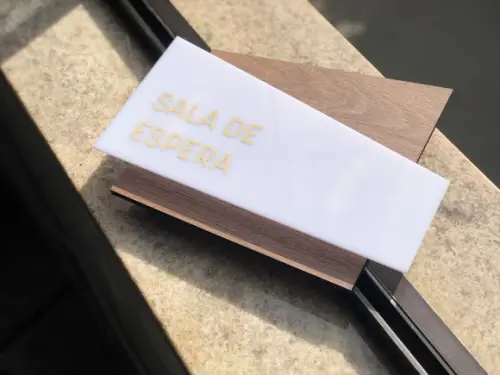 Placa de Identificação de Sala-modelo Rondonita mdf e Acílic