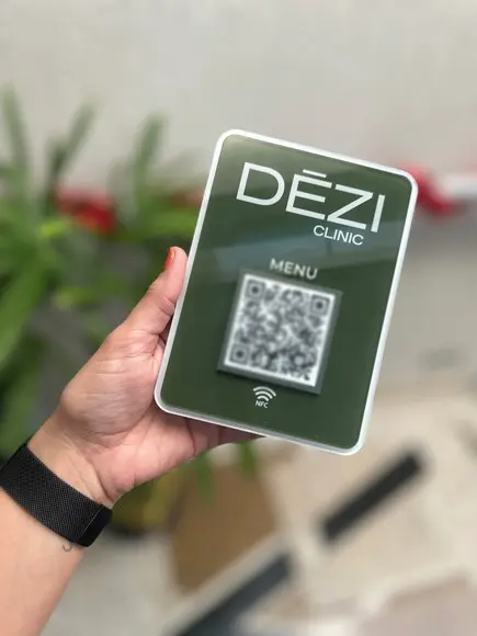 Placa de Qr Code - Modelo Mini Quartzo Acrílico - Dezi