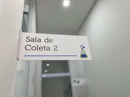 Placa de Sinalização de Sala - Modelo Caulim 30x13
