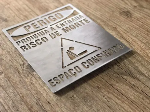 Placa em Alumínio para Decalque Espaço Confinado Stencil