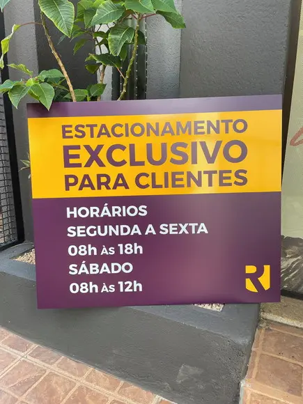 Placa Estacionamento Exclusivo Cliente - Modelo Caulim 50x60