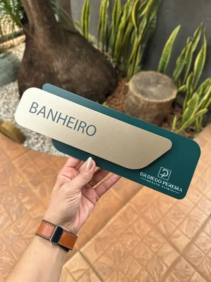Placa Identificação de Sala - Modelo Adamantium