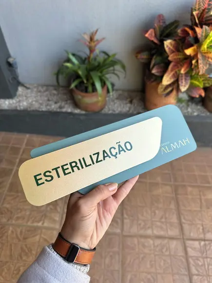 Placa Identificação de Sala - Modelo Adamantium