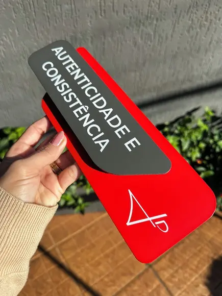 Placa Identificação de Sala - Modelo Adamantium