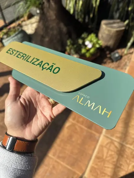 Placa Identificação de Sala - Modelo Adamantium