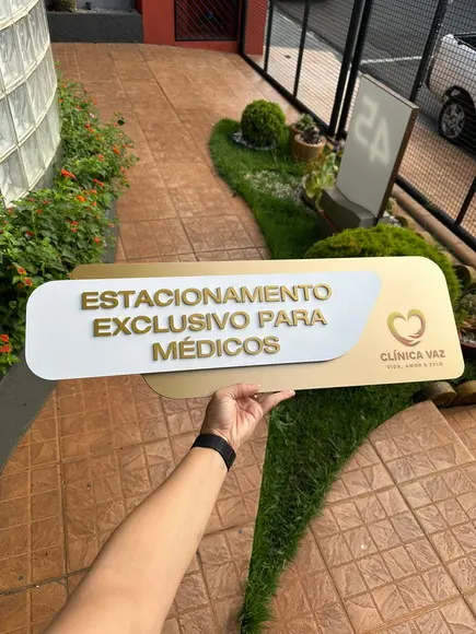Placa Identificação de Sala - Modelo Adamantium