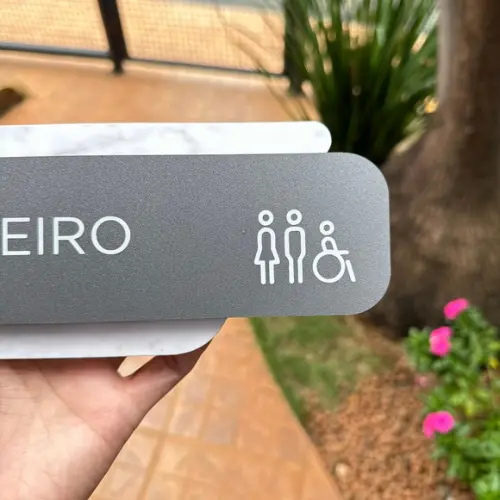Placa Identificação de Sala - Modelo Adamantium