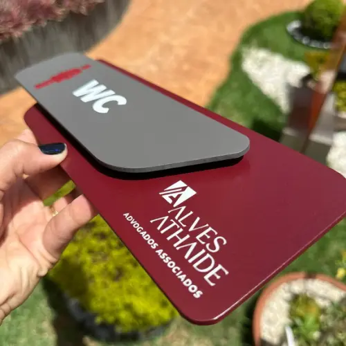 Placa Identificação de Sala - Modelo Adamantium