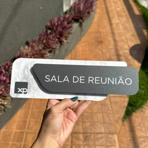 Placa Identificação de Sala - Modelo Adamantium