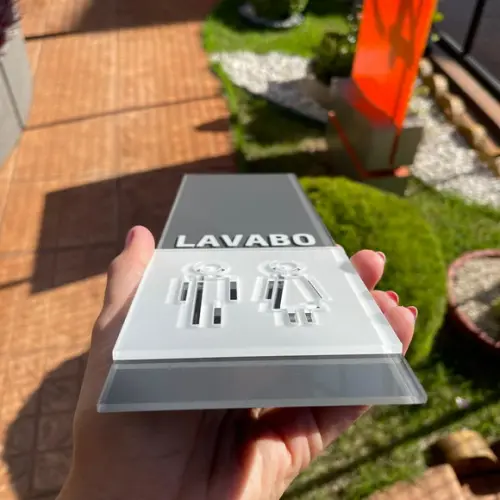 Placa Identificação de Sala - Modelo Fuchsita Acrilico