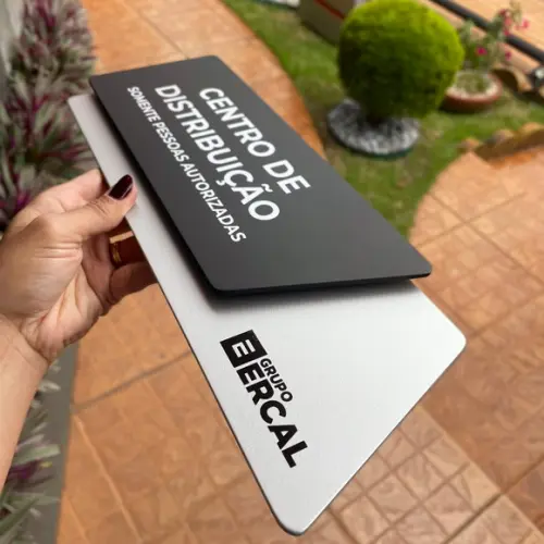 Placa Identificação de Sala - Modelo Onix