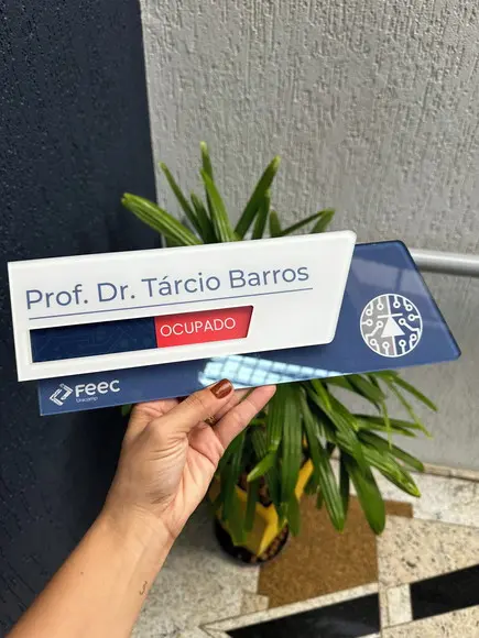 Placa Identificação de Sala - Modelo Onix Flag Acrílico
