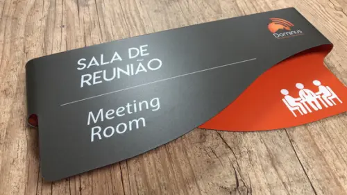Placa Identificação de Sala - Modelo Sodalita Personalizada
