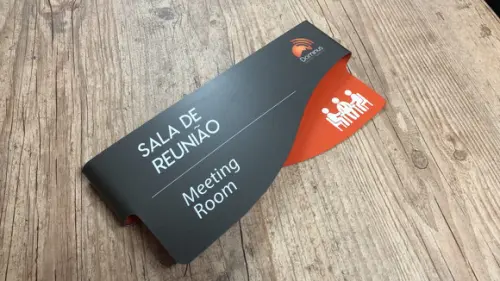 Placa Identificação de Sala - Modelo Sodalita Personalizada