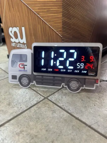 Relógio Digital Personalizado em Forma de Caminhão