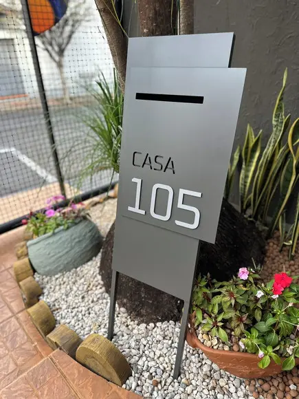 Totem Residencial Acm com Acm 40,5x85 Cx Correio P Jardim