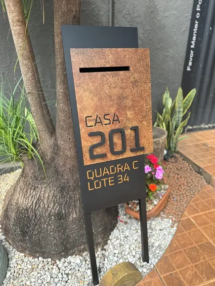 Totem Residencial Acm com Corten 40,5x85 Cx Correio P Jardim