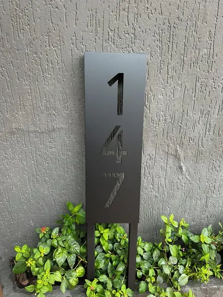 Totem Residencial Aço Carbono Pé P Sustentação Jardim 20x60