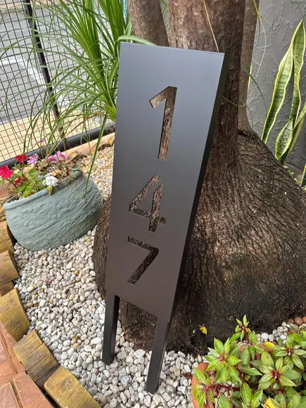 Totem Residencial Aço Carbono Pé P Sustentação Jardim 20x60