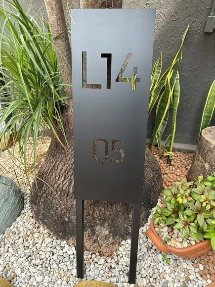 Totem Residencial Aço Carbono Pé P Sustentação Jardim 28x70