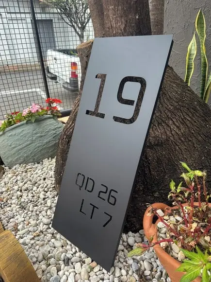 Totem Residencial Aço Carbono Pé P Sustentação Jardim 28x70