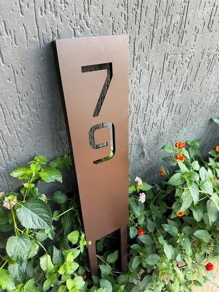 Totem Residencial Aço Carbono Pé P/sustentaçãojardim 16,6x60