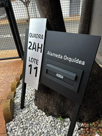 Algarismo Acm + Inox - 60x55 +caixa Correio e Pé para Jardim