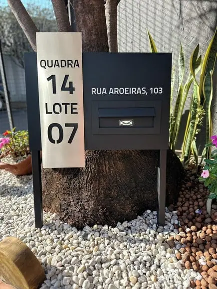 Algarismo Acm + Inox - 60x55 +caixa Correio e Pé para Jardim