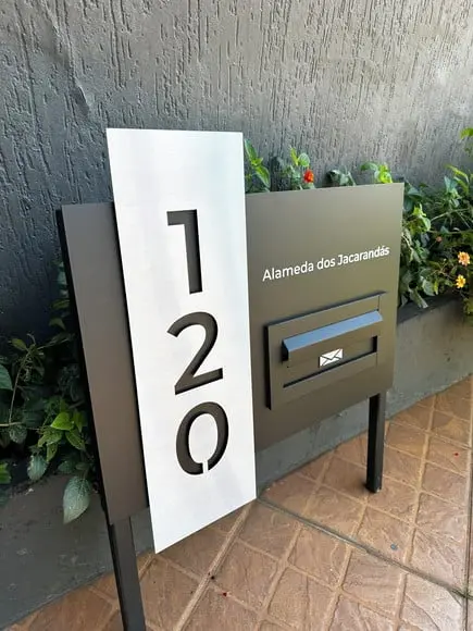 Algarismo Acm + Inox - 60x55 +caixa Correio e Pé para Jardim