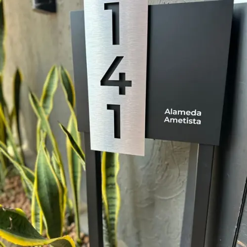 Algarismo Residencial Acm com Inox - 30x33 para Jardim