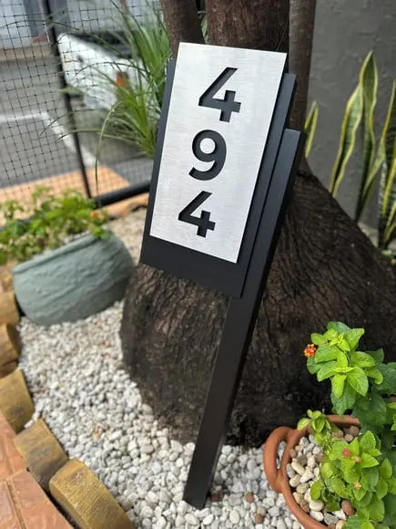 Algarismo Residencial Acm com Inox - 40x22,5 Pé para Jardim