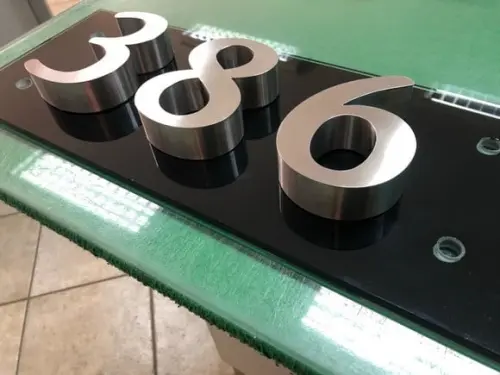Algarismo Residencial Vidro com Inox - 3 Dígitos 65x25