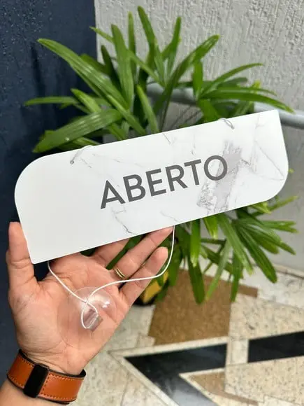 Placa - Aberto e Fechado - Modelo Caulim + Ventosa