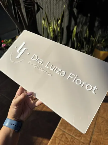 Placa de Comércio Acrílico - Aplicação Adesivo Frontal 40x24